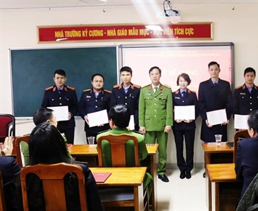 Bế giảng lớp Nhận diện tội phạm sử dụng công nghệ cao theo quy định của BLHS...